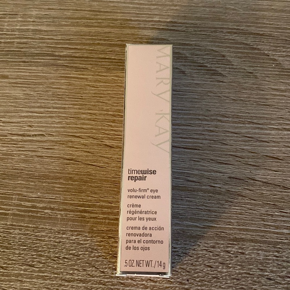 Mary Kay Timewise Repair Volu-firm eye renewal cream